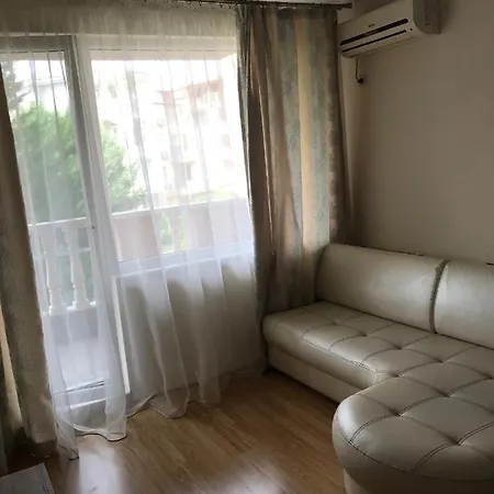 Lilac Garden Apartments Διαμέρισμα Νεσέμπαρ
